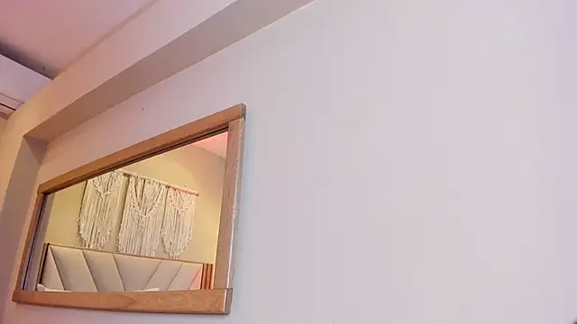 NahimiThompson webcam