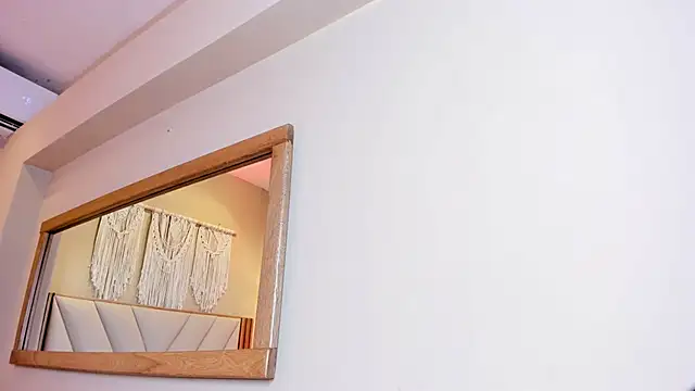 NahimiThompson webcam