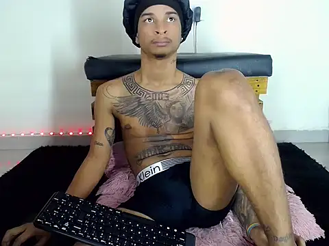 Tatoo_Noah webcam