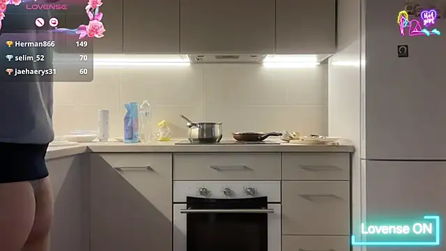 avestansole (F young) - open tits meme ac