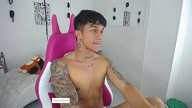 Leonard_Price live sex cam