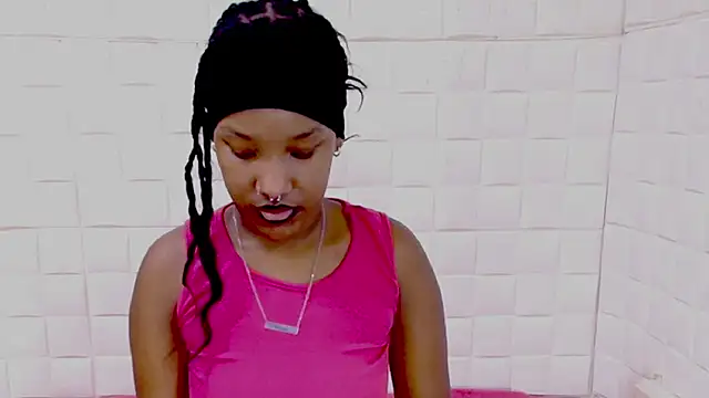 EroticSexyPrada webcam