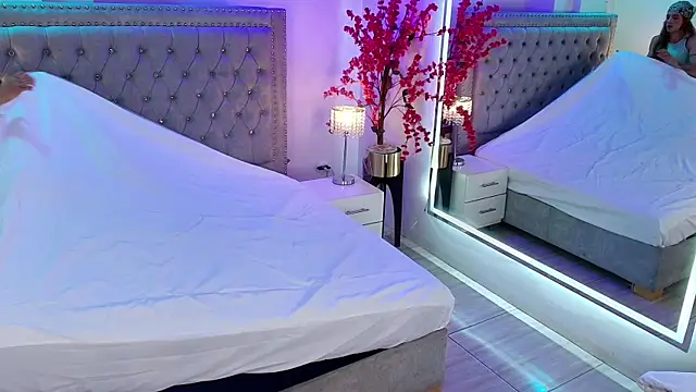 Juliieta_gray webcam