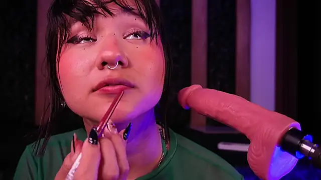 Ivi_Aiko live sex cam