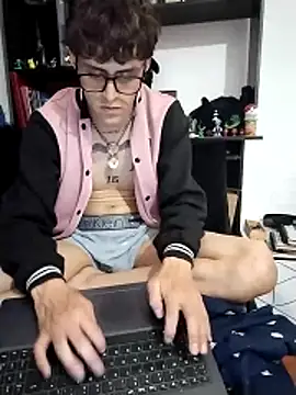 AoA-BoyStudent webcam