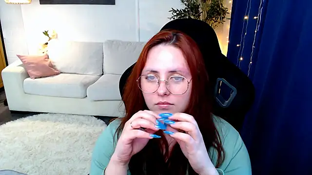 Hennessy_bunny webcam