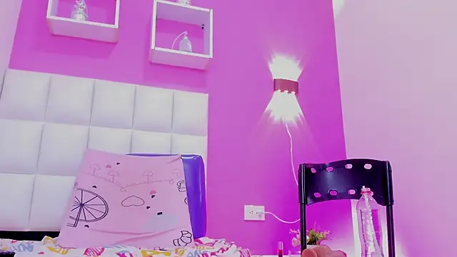 curly_temptation - Curly_temptation's free webcam - UK Sex Cams