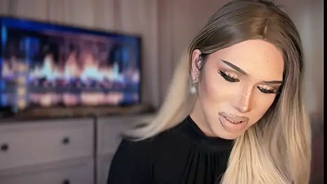 ts_glamxx - Ts_glamxx's free webcam - UK Sex Cams