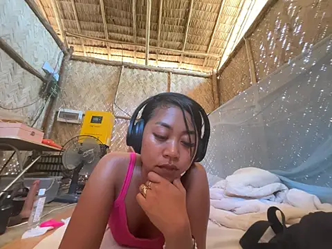 Juliet_official_pro webcam