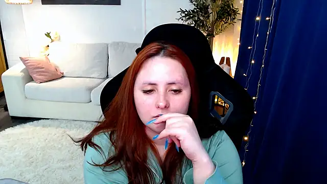 Hennessy_bunny webcam