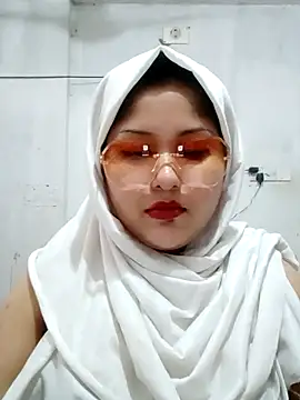 Webcam Model (Nusrat-N)  is live.Free join now!