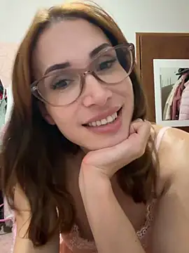 Irresistible24 Stripchat cam model