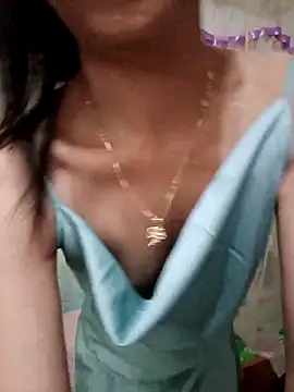 meomeo30 Stripchat cam model