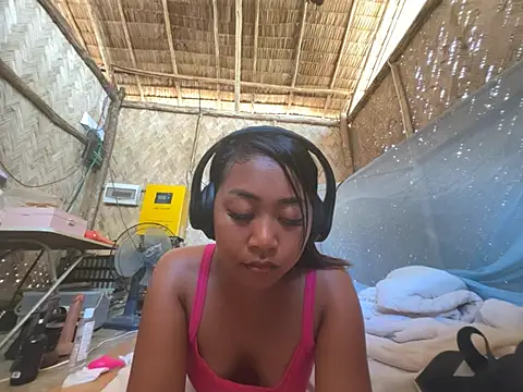 Juliet_official_pro webcam