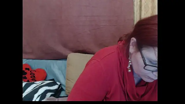 PlayfullMature webcam