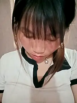 lylaanhmin - Lylaanhmin's free webcam - UK Sex Cams