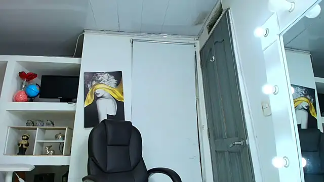 Zaira_sofiaa live sex cam