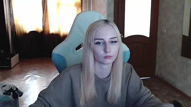 cutti_crystal - Cutti_Crystal's free webcam - UK Sex Cams