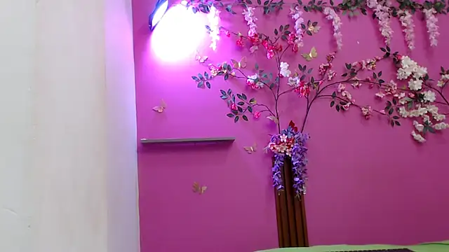 skinnybarbie022 webcam