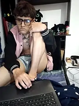 AoA-BoyStudent webcam