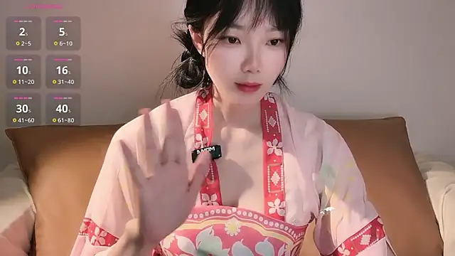 upoo7lt (F young) - 🧡露点奶心🧡Show some breasts