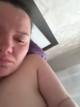 SunnyLeila2101 webcam