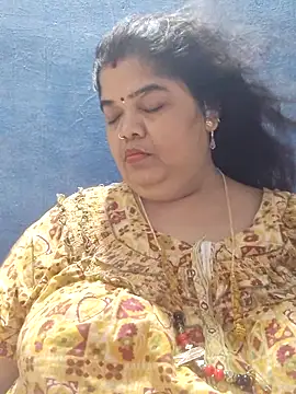 tamilthanushri webcam