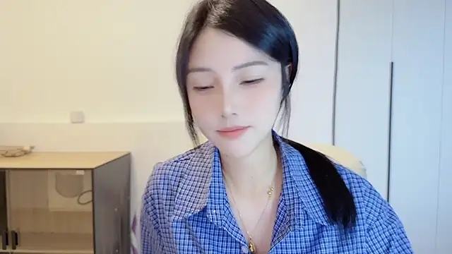 美女HaagenDazs_在线直播