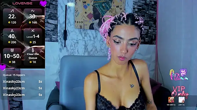 Queen_Cuarxxo webcam