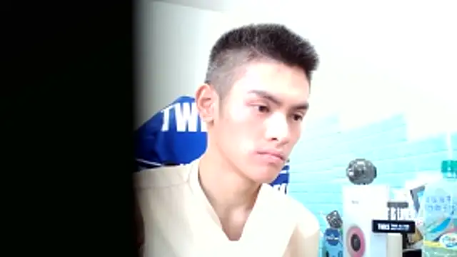 thisisbook_223 webcam