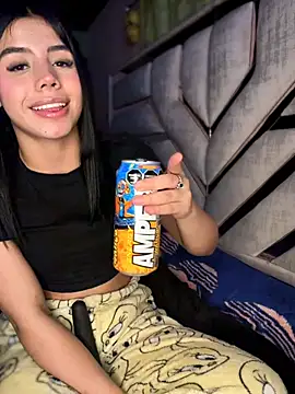 Laura-Khalifa webcam