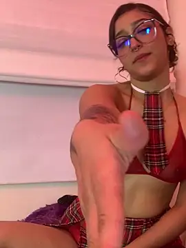 LilithMonette webcam