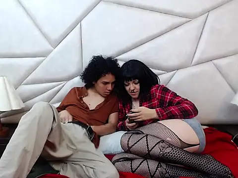Nyx_and_Arian webcam