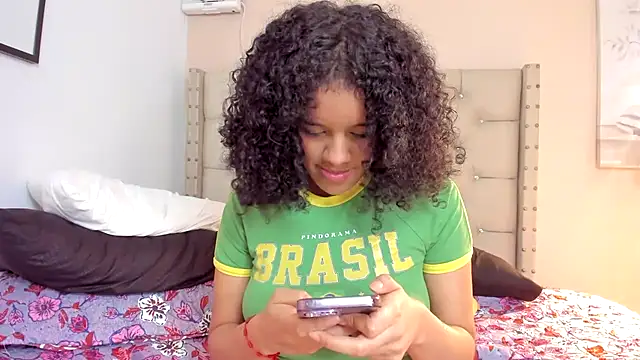 vanesasexyhot21 webcam