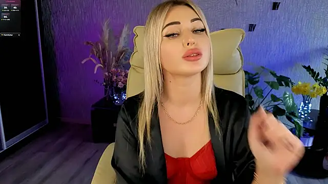 NikkiiStill webcam