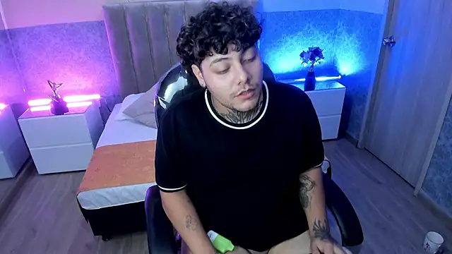 DAMON_SALVATTORE webcam