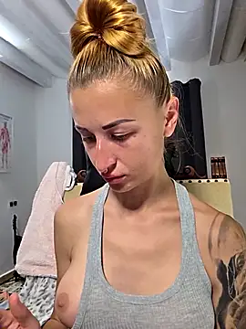 kylie_blck (F young) - Spank Ass+1Pic