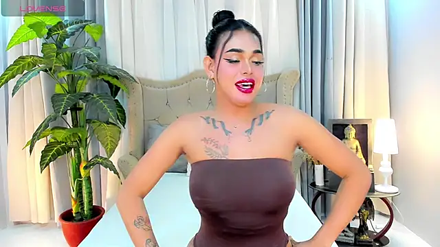 MochaliciousTransOnTop webcam