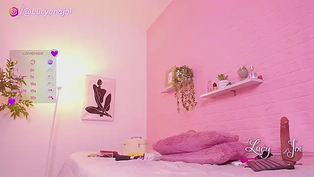 Lucyanajoi webcam