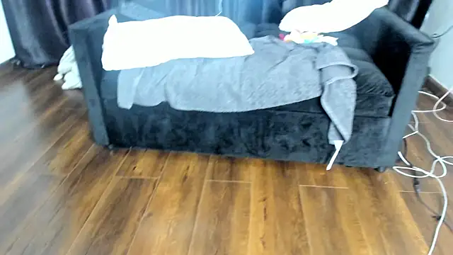 naughty_bigass webcam