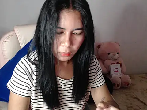 transpetite1 (T young) - SHOW SOME LOVE ND LETS PLAY UNTIL  I CUM