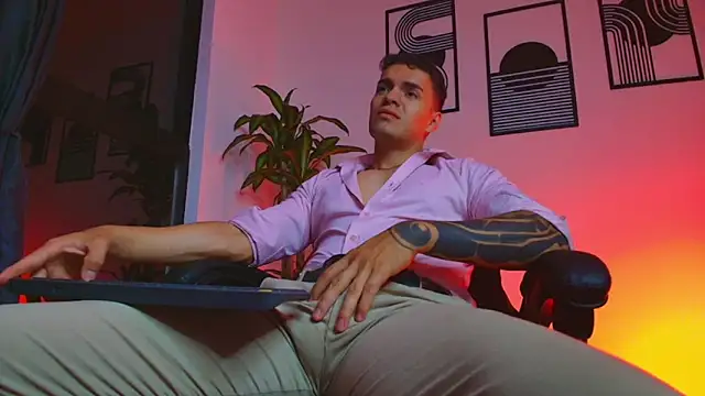 ALPHA_DOMINUS_ webcam