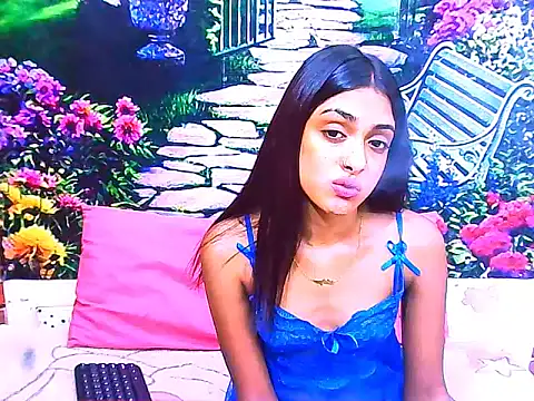 IndianPretty14u2Luv webcam