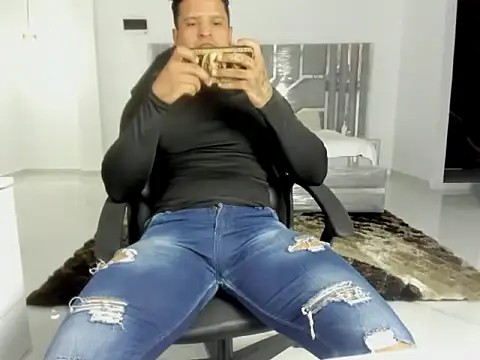 master_leather webcam