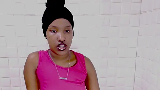 eroticsexyprada - EroticSexyPrada's free webcam - UK Sex Cams