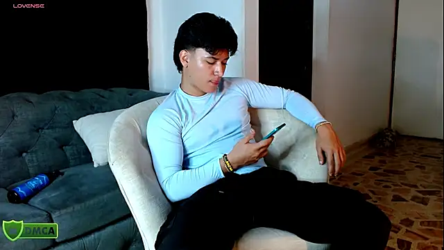 liam_chameliam - Liam_Chameliam's free webcam - UK Sex Cams