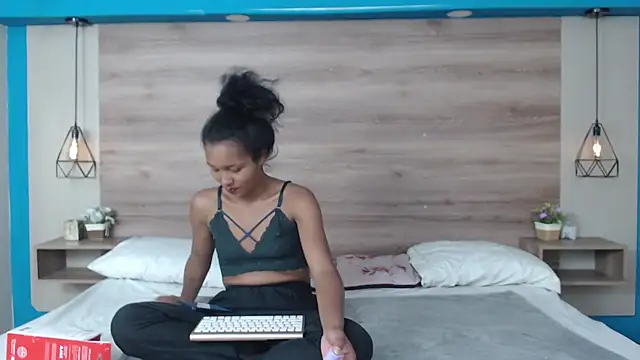 Lili_Lavander webcam