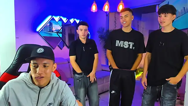 Houseofwarrios webcam