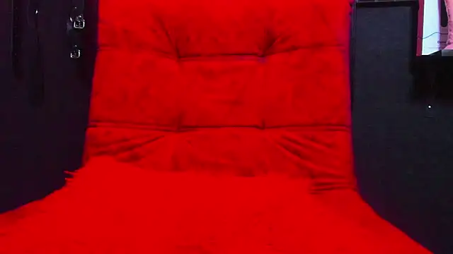 Loana_bdsm webcam