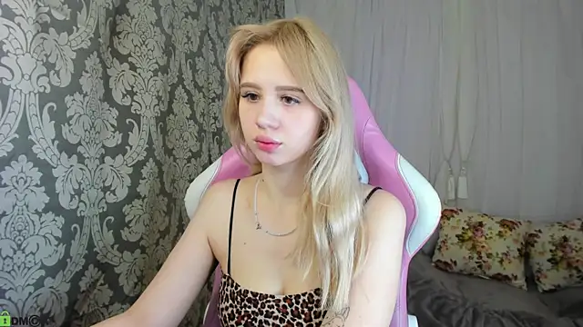 Valerie_Woods webcam